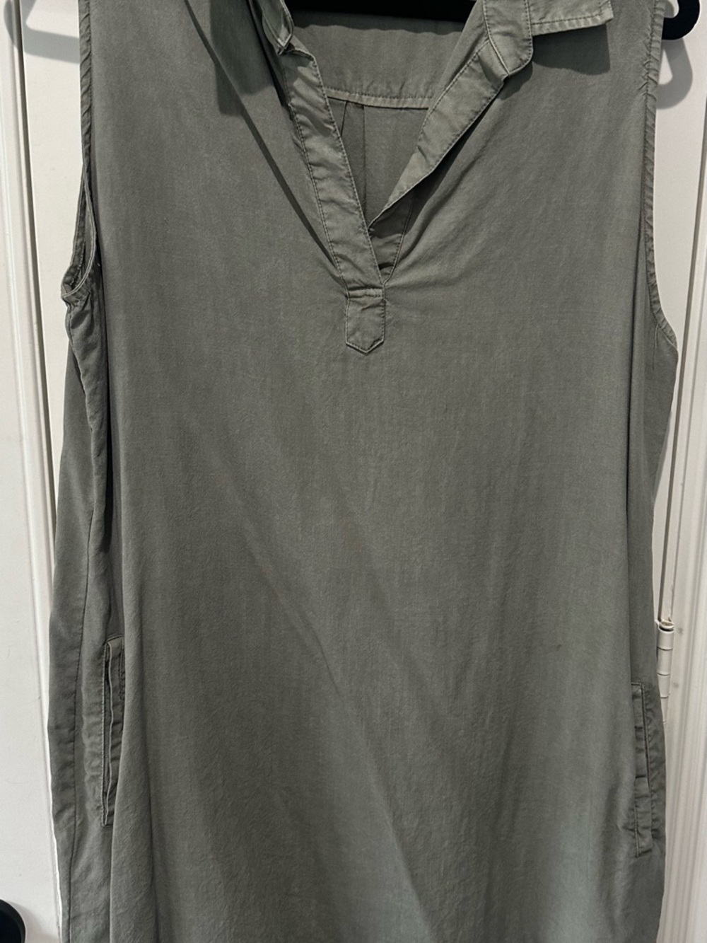 Bella Dahl Sleeveless Shift Dress in Sage Green